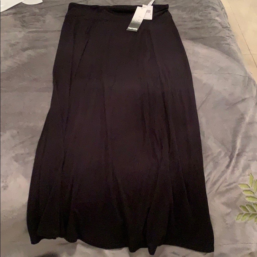 Kensie Maxi Skirt - Never worn 🤍